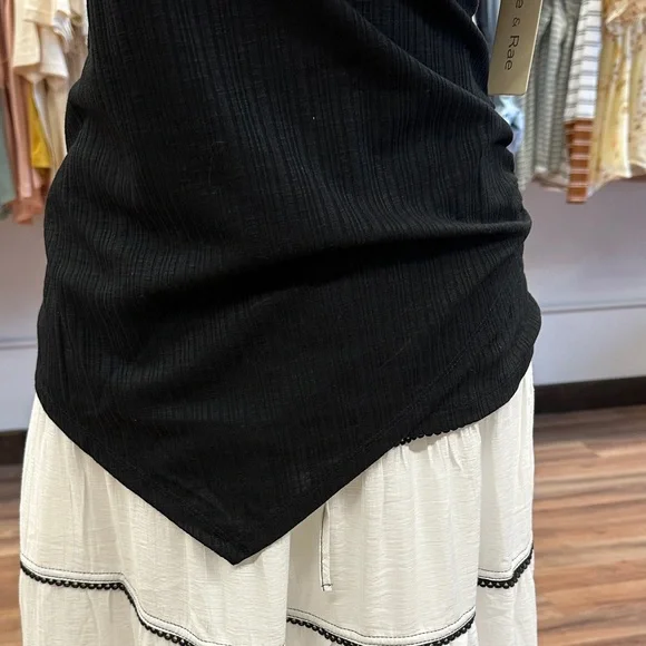 Doe & Rae Black Ribbed Halter Top - Picture 3 of 7